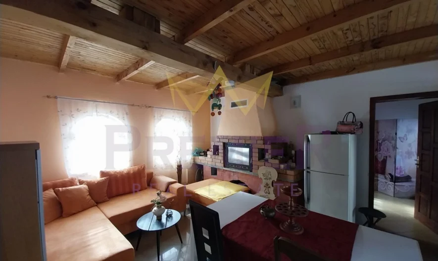 Двуетажна къща в с. Приселци, област Варна. - - снимка 13 - Имоти Премиер