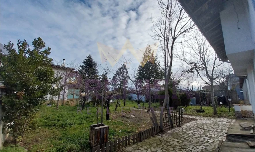 Двуетажна къща в с. Приселци, област Варна. -  - снимка 18 - Имоти Премиер