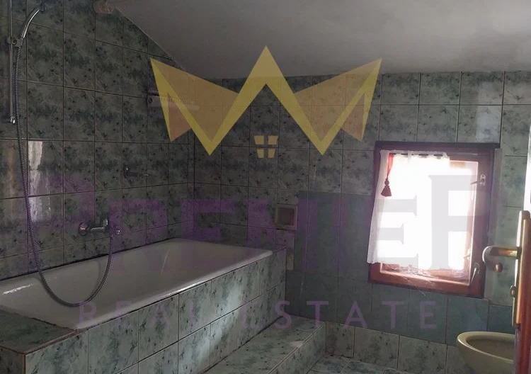 Двуетажна къща в с. Приселци, област Варна. - - снимка 9 - Имоти Премиер