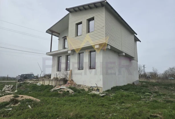 Агенция за недвижими имоти - Имоти Премиер - имот - 1000711, Цена: 131500 EUR