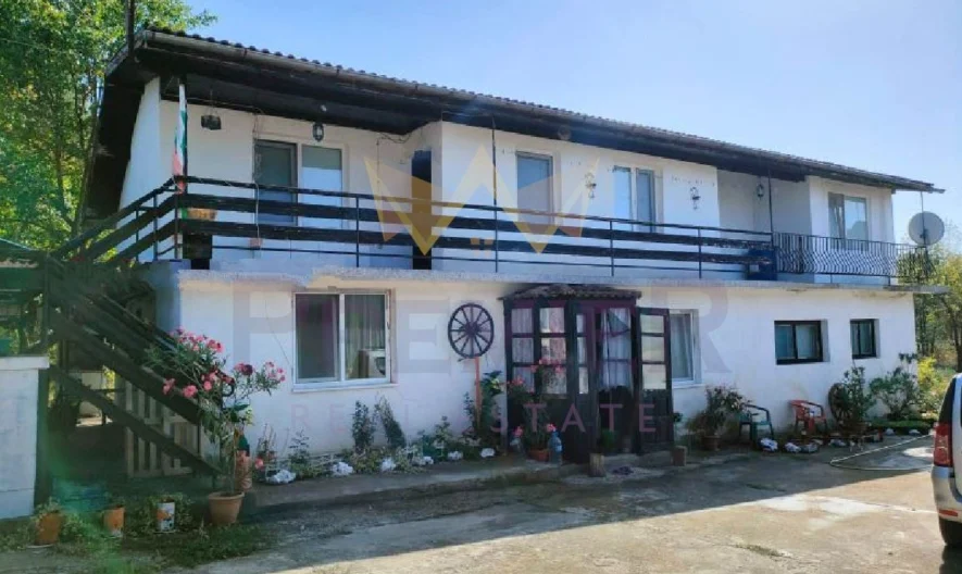 Двуетажна къща в с.Дъбравино -  - снимка 1 - Имоти Премиер