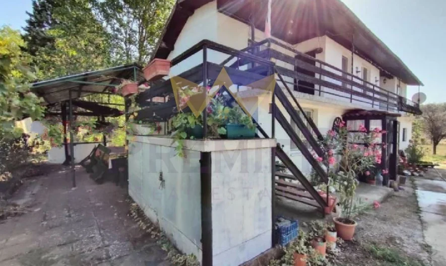 Двуетажна къща в с.Дъбравино -  - снимка 3 - Имоти Премиер