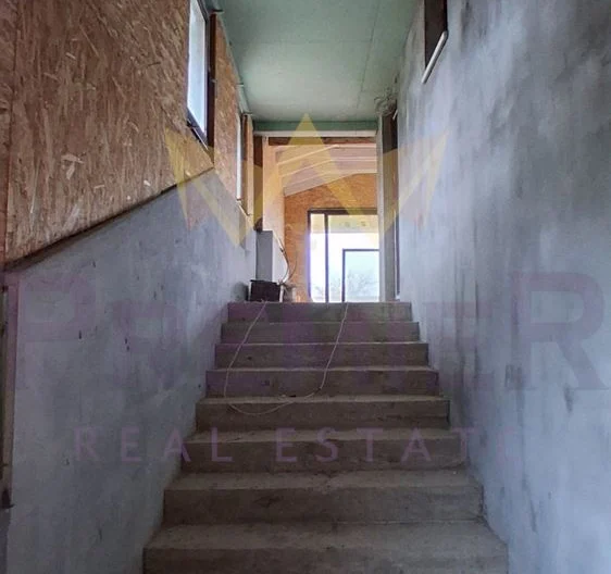 Двуетажна къща в с.Долище, обл. Варна - - снимка 22 - Имоти Премиер