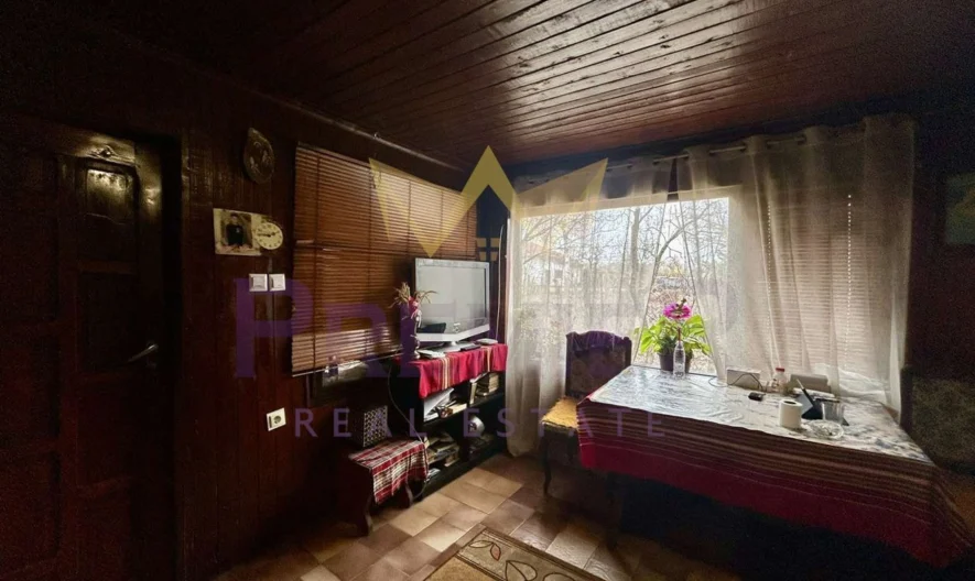 Двуетажна Къща в село Безводица -  - снимка 6 - Имоти Премиер