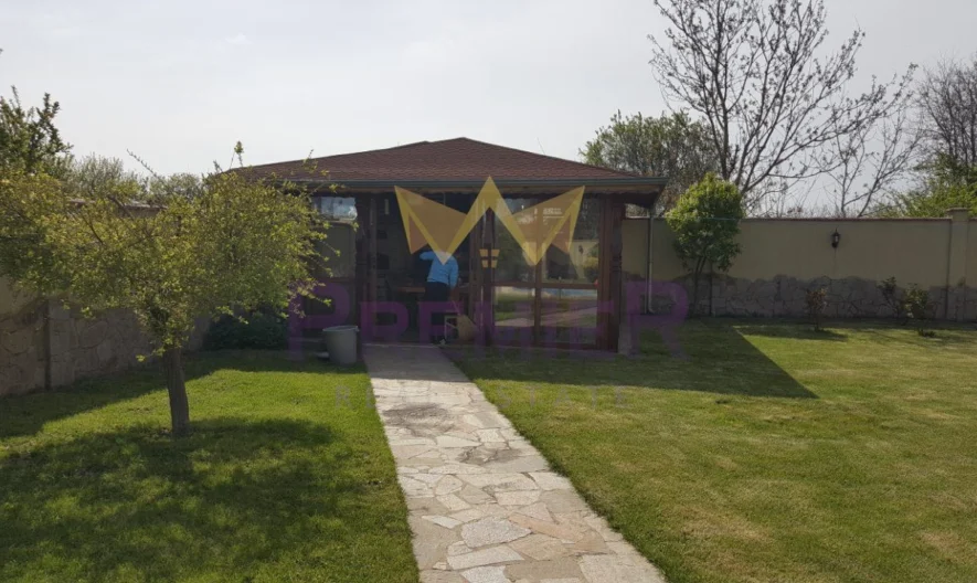 Двуетажна къща в село Езерец . - - снимка 8 - Имоти Премиер