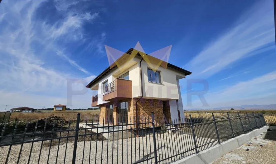 Двуетажна къща в с.Хераково -  - снимка 3 - Имоти Премиер