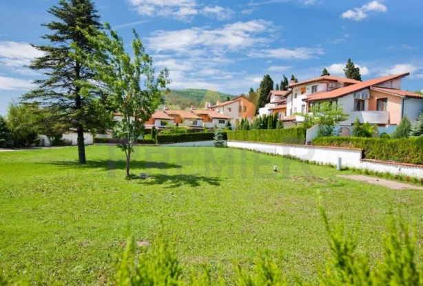 Агенция за недвижими имоти - Имоти Премиер - имот - 647978, Цена: 200000 EUR