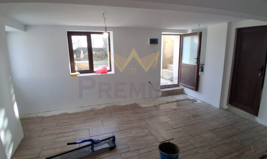 Двуетажна къща в с.Манастир, обл.Варна - - снимка 10 - Имоти Премиер