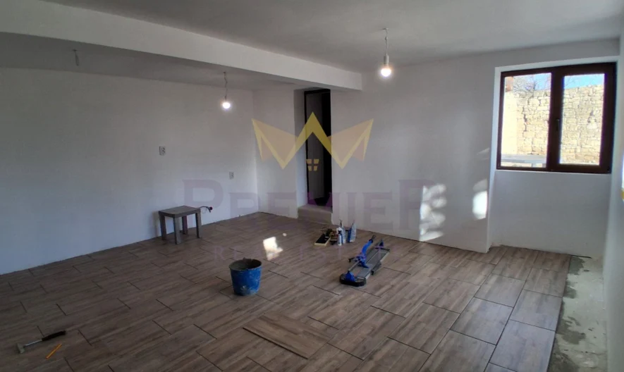 Двуетажна къща в с.Манастир, обл.Варна - - снимка 16 - Имоти Премиер