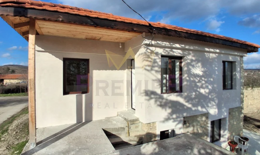 Двуетажна къща в с.Манастир, обл.Варна - - снимка 4 - Имоти Премиер