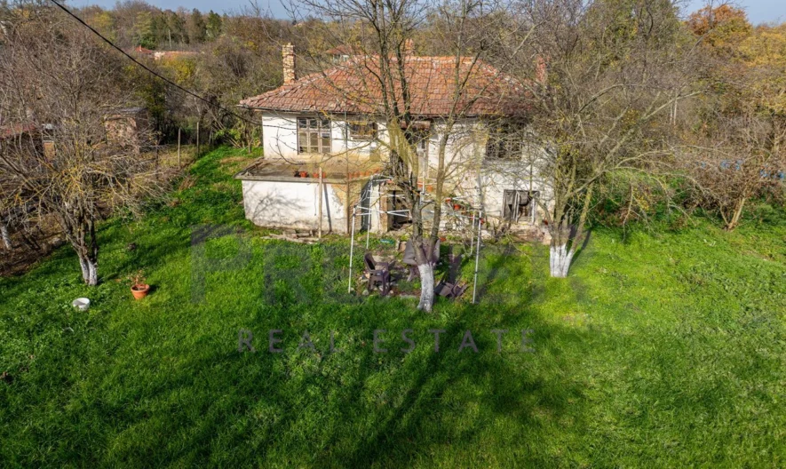 Двуетажна къща  в с.Водица. -  - снимка 12 - Имоти Премиер