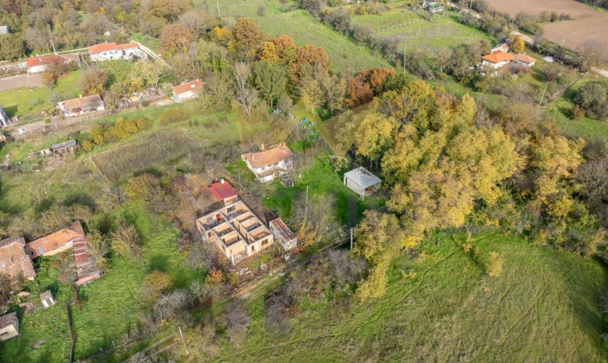 Двуетажна къща  в с.Водица. -  - снимка 13 - Имоти Премиер