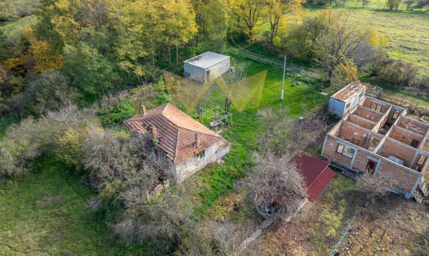 Двуетажна къща  в с.Водица. -  - снимка 14 - Имоти Премиер