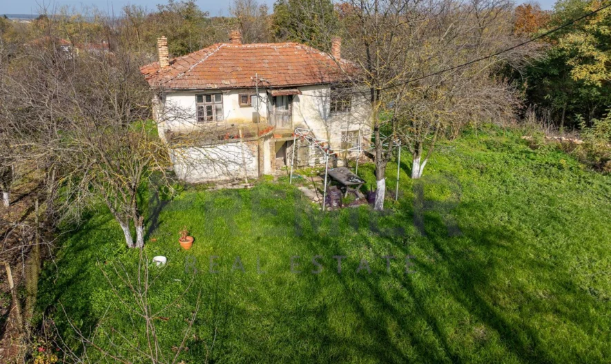 Двуетажна къща  в с.Водица. -  - снимка 16 - Имоти Премиер