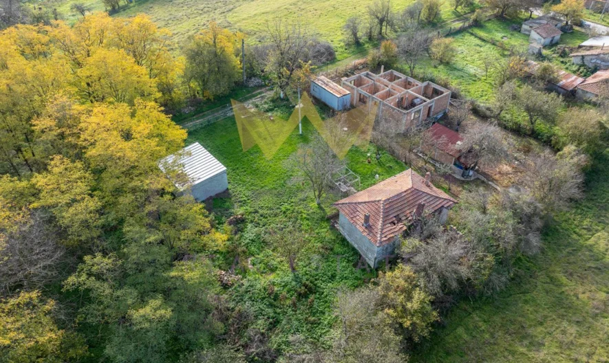 Двуетажна къща  в с.Водица. -  - снимка 8 - Имоти Премиер