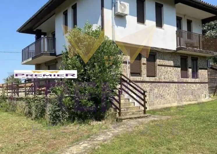 Двуетажна къща в с.Юнец -  - снимка 13 - Имоти Премиер