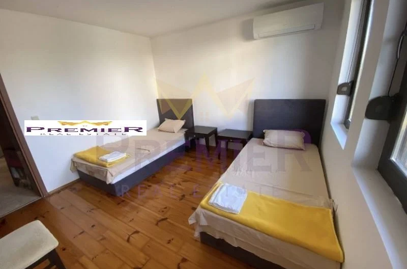 Двуетажна къща в с.Юнец -  - снимка 6 - Имоти Премиер