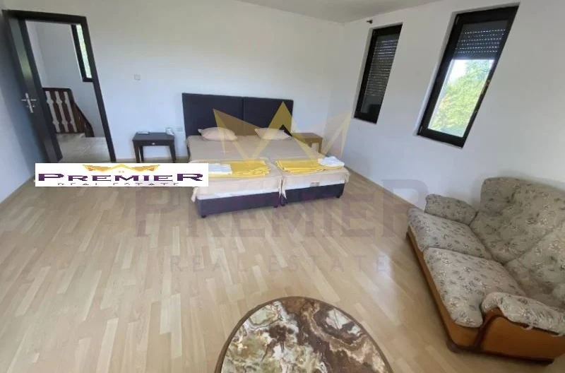 Двуетажна къща в с.Юнец -  - снимка 8 - Имоти Премиер