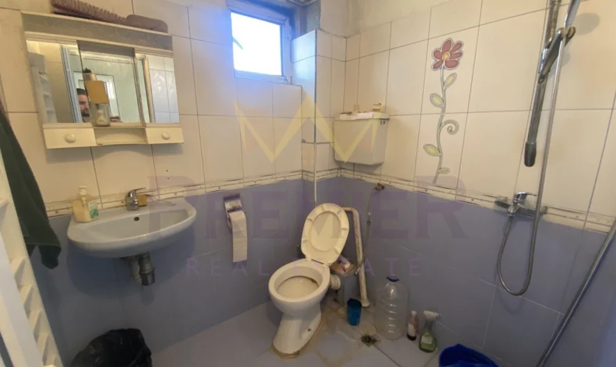 Двуетажна къща в централната част на село Кичево -  - снимка 10 - Имоти Премиер