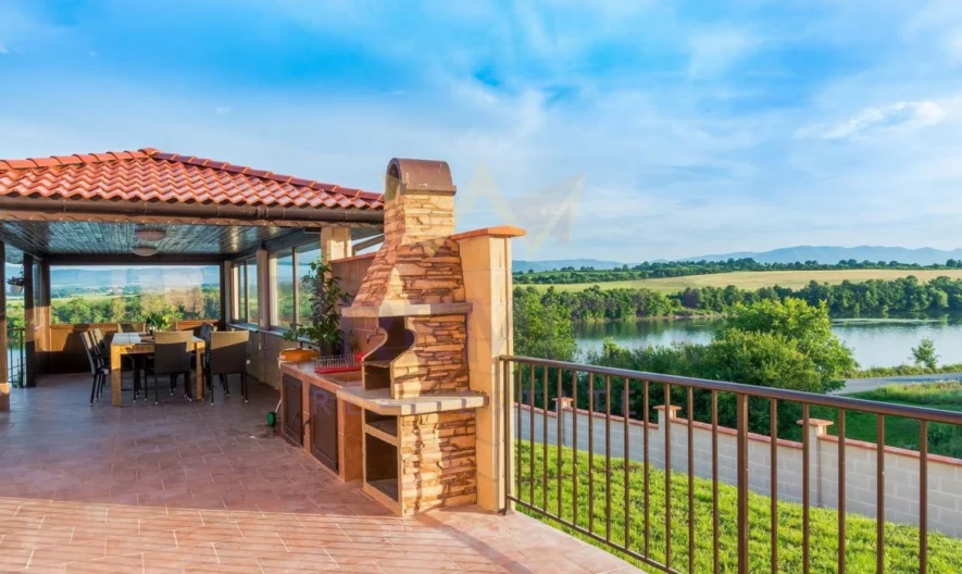 Двуетажна луксознообзаведена къща - - снимка 14 - Имоти Премиер