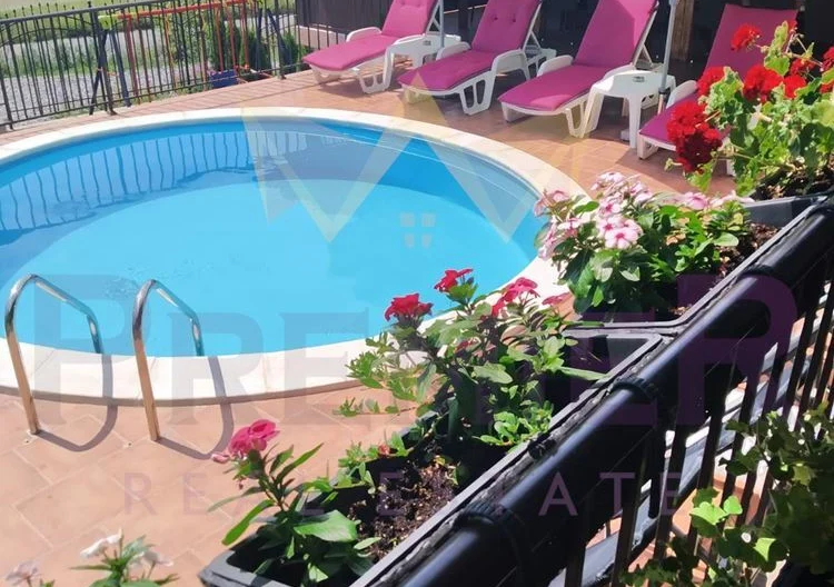 Двуетажна луксознообзаведена къща - - снимка 22 - Имоти Премиер