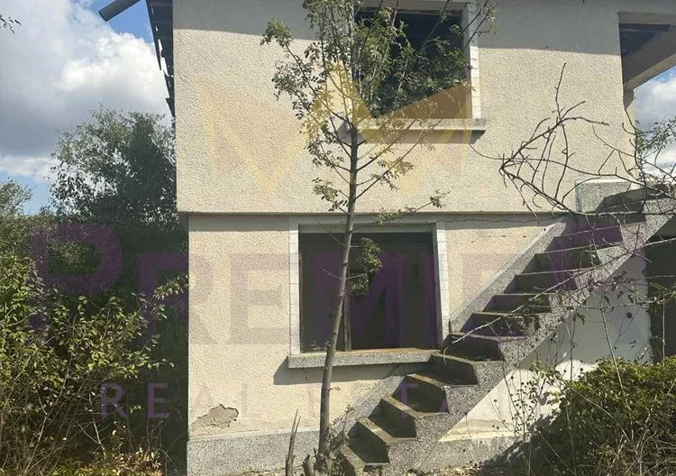 двуетажна малка къща за ремонт с парцел 2750м2 в края на село Венелин - - снимка 5 - Имоти Премиер