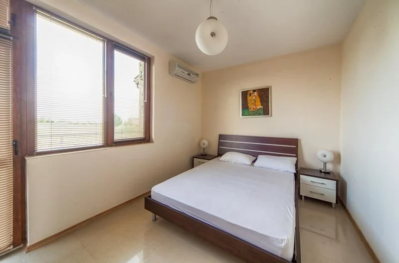 Двуетажна обзаведена къща - - снимка 6 - Имоти Премиер