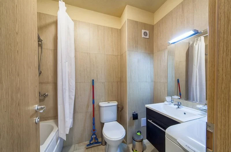 Двуетажна обзаведена къща - - снимка 8 - Имоти Премиер