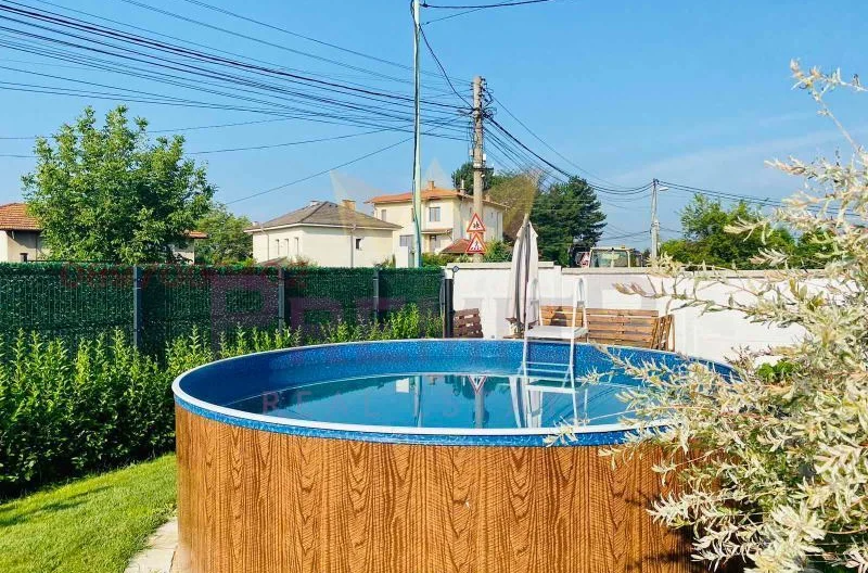 Двуетажна обзаведена къща в гр.Костинброд -  - снимка 3 - Имоти Премиер