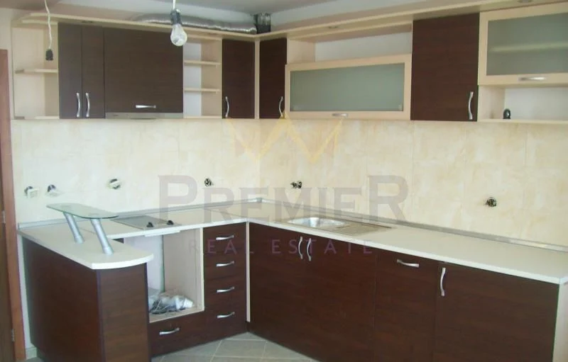 Двуетажна панорамна къща близнак в кв. Виница -  - снимка 10 - Имоти Премиер