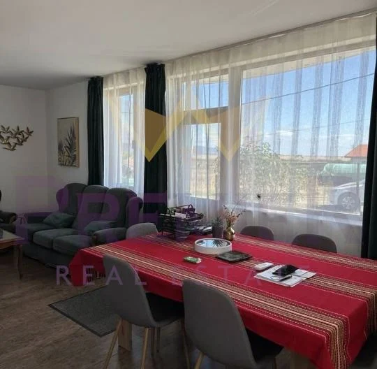 Двуетажна тухлена къща в с. Александрово, обл. Бургас -  - снимка 3 - Имоти Премиер