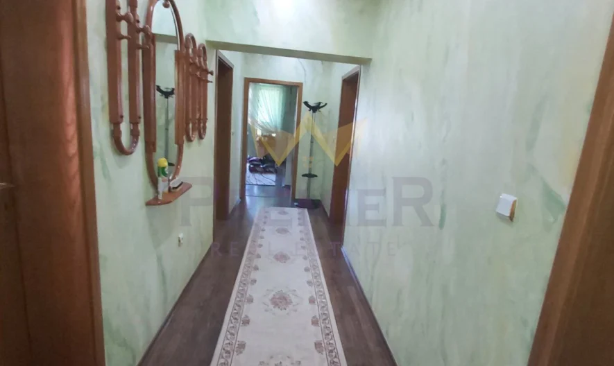 Двуфамилна къща, кв. Аспарухово - - снимка 21 - Имоти Премиер