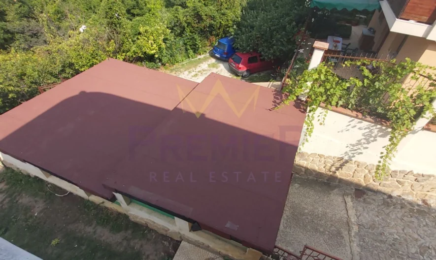 Двуфамилна къща, кв. Аспарухово - - снимка 29 - Имоти Премиер