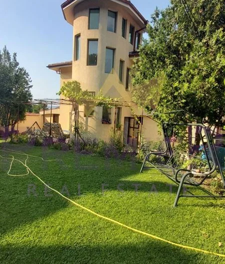 Двуфамилна къща, кв. Аспарухово -  - снимка 3 - Имоти Премиер