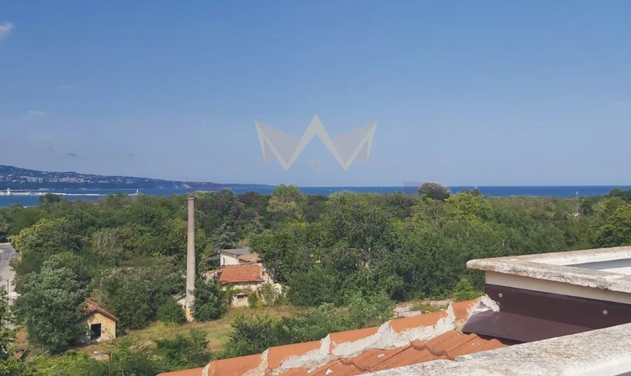 Двуфамилна къща, кв. Аспарухово - - снимка 30 - Имоти Премиер