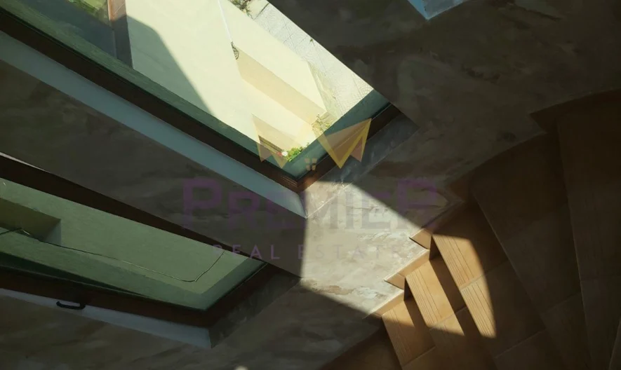 Двуфамилна къща, кв. Аспарухово -  - снимка 33 - Имоти Премиер