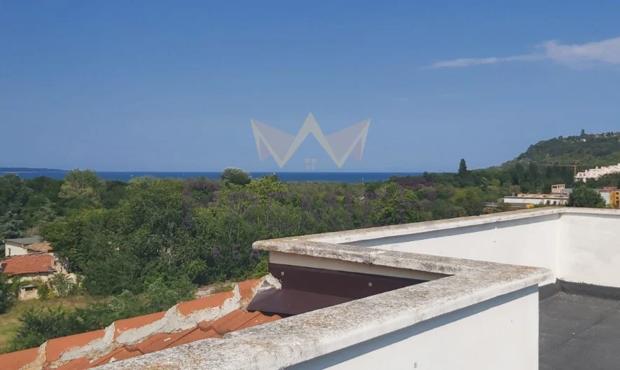 Двуфамилна къща, кв. Аспарухово -  - снимка 37 - Имоти Премиер