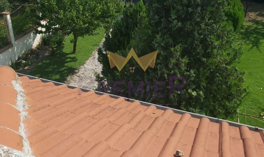 Двуфамилна къща, кв. Аспарухово -  - снимка 41 - Имоти Премиер