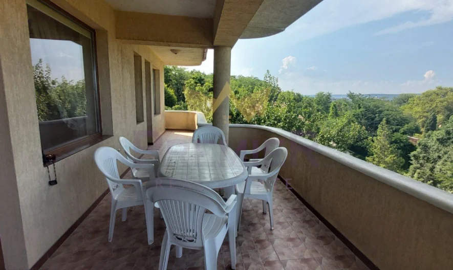 Двуфамилна къща, кв. Аспарухово -  - снимка 45 - Имоти Премиер