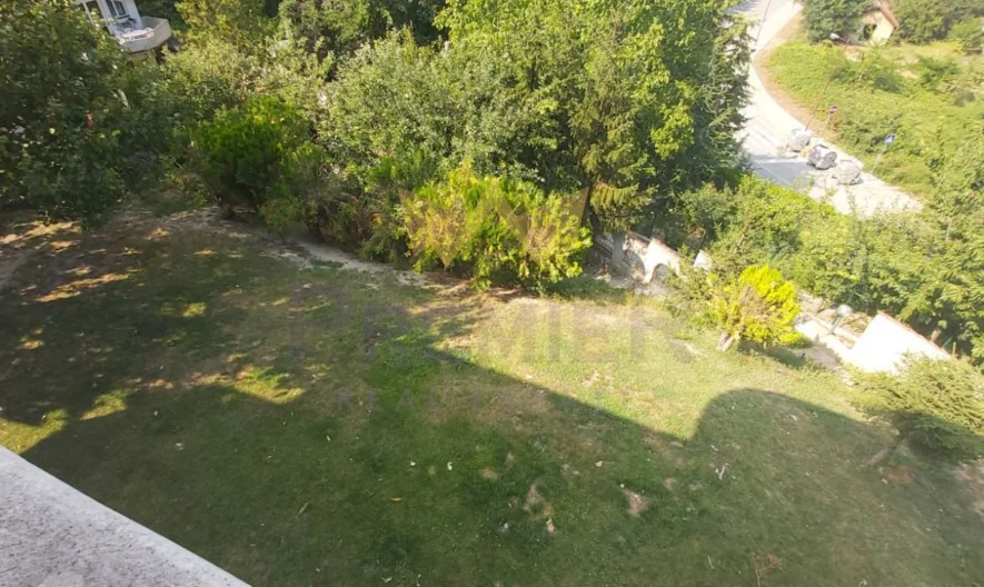 Двуфамилна къща, кв. Аспарухово - - снимка 50 - Имоти Премиер