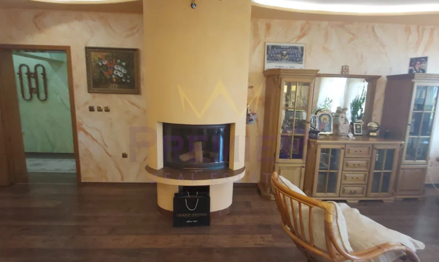 Двуфамилна къща, кв. Аспарухово - - снимка 51 - Имоти Премиер