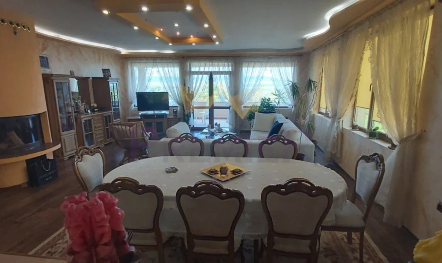 Двуфамилна къща, кв. Аспарухово - - снимка 52 - Имоти Премиер