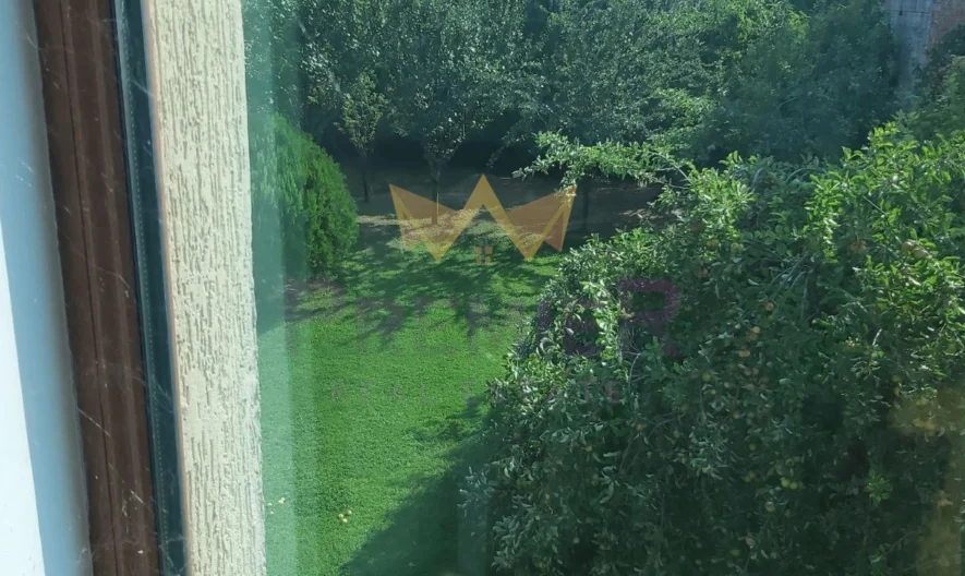 Двуфамилна къща, кв. Аспарухово -  - снимка 54 - Имоти Премиер