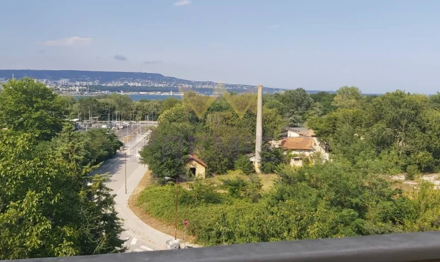 Двуфамилна къща, кв. Аспарухово -  - снимка 58 - Имоти Премиер