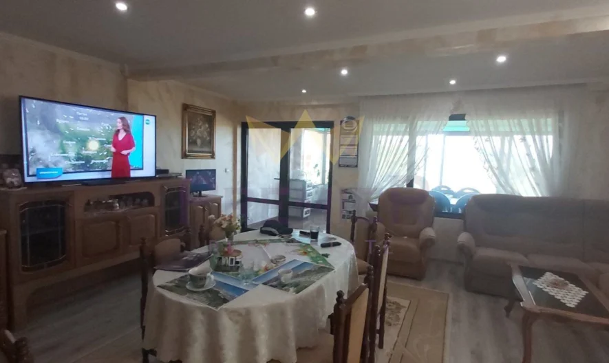 Двуфамилна къща, кв. Аспарухово - - снимка 9 - Имоти Премиер