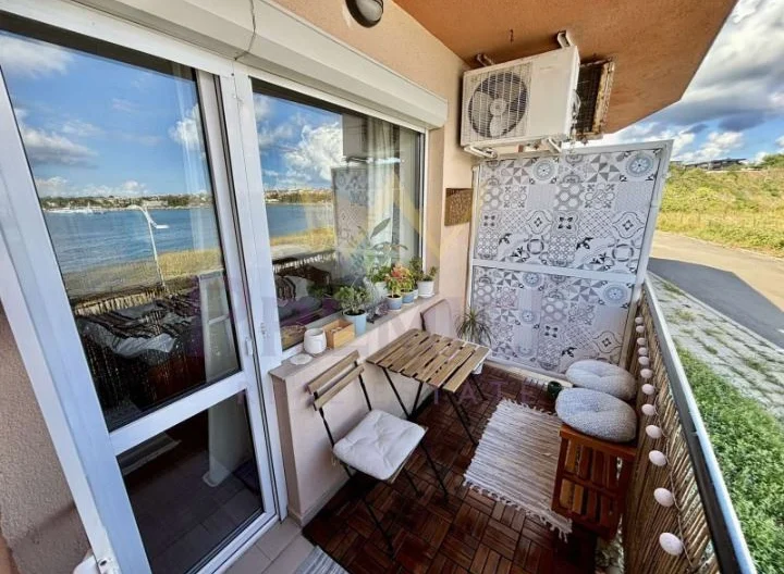 Двустаен апартамент до морето и крайбрежната алея – кв. Василико, Царево - - снимка 13 - Имоти Премиер