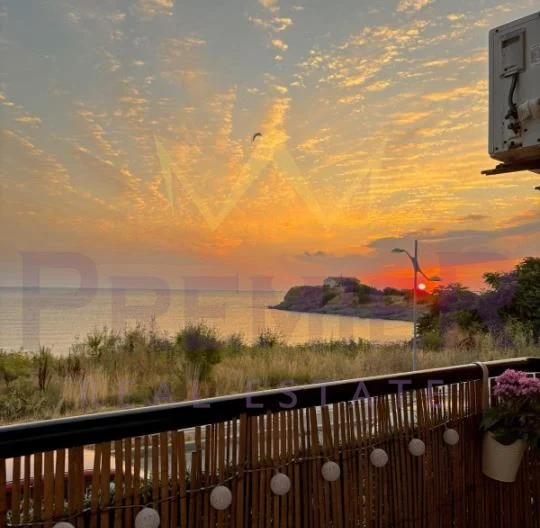 Двустаен апартамент до морето и крайбрежната алея – кв. Василико, Царево - - снимка 16 - Имоти Премиер