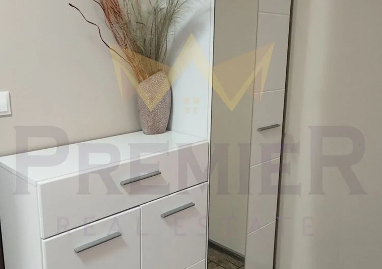 Двустаен апартамент до у-ще Л.Каравелов - - снимка 15 - Имоти Премиер