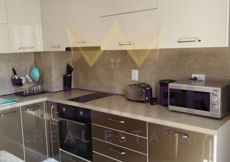 Двустаен апартамент до у-ще Л.Каравелов - - снимка 9 - Имоти Премиер