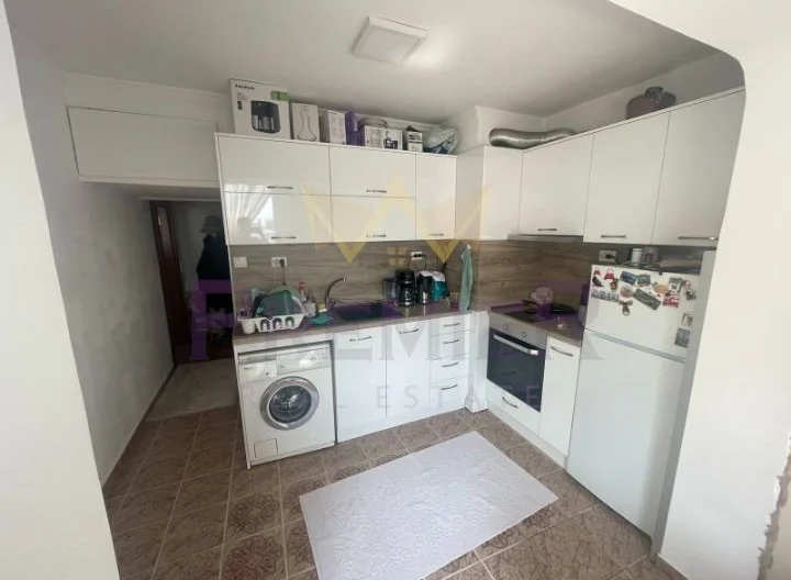 ДВУСТАЕН АПАРТАМЕНТ, ИДЕАЛЕН ЦЕНТЪР - - снимка 1 - Имоти Премиер